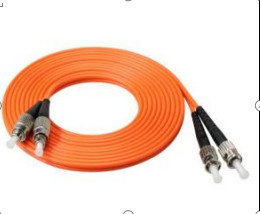 LSZH/PVC/PU জ্যাকেট উপাদান উচ্চ তাপমাত্রা স্থিতিশীলতা এবং ≤0.3dB সন্নিবেশ ক্ষতি সঙ্গে FC-ST প্যাচ কর্ড