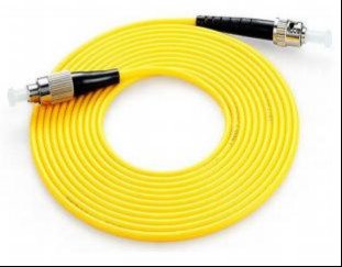 LSZH/PVC/PU জ্যাকেট উপাদান উচ্চ তাপমাত্রা স্থিতিশীলতা এবং ≤0.3dB সন্নিবেশ ক্ষতি সঙ্গে FC-ST প্যাচ কর্ড